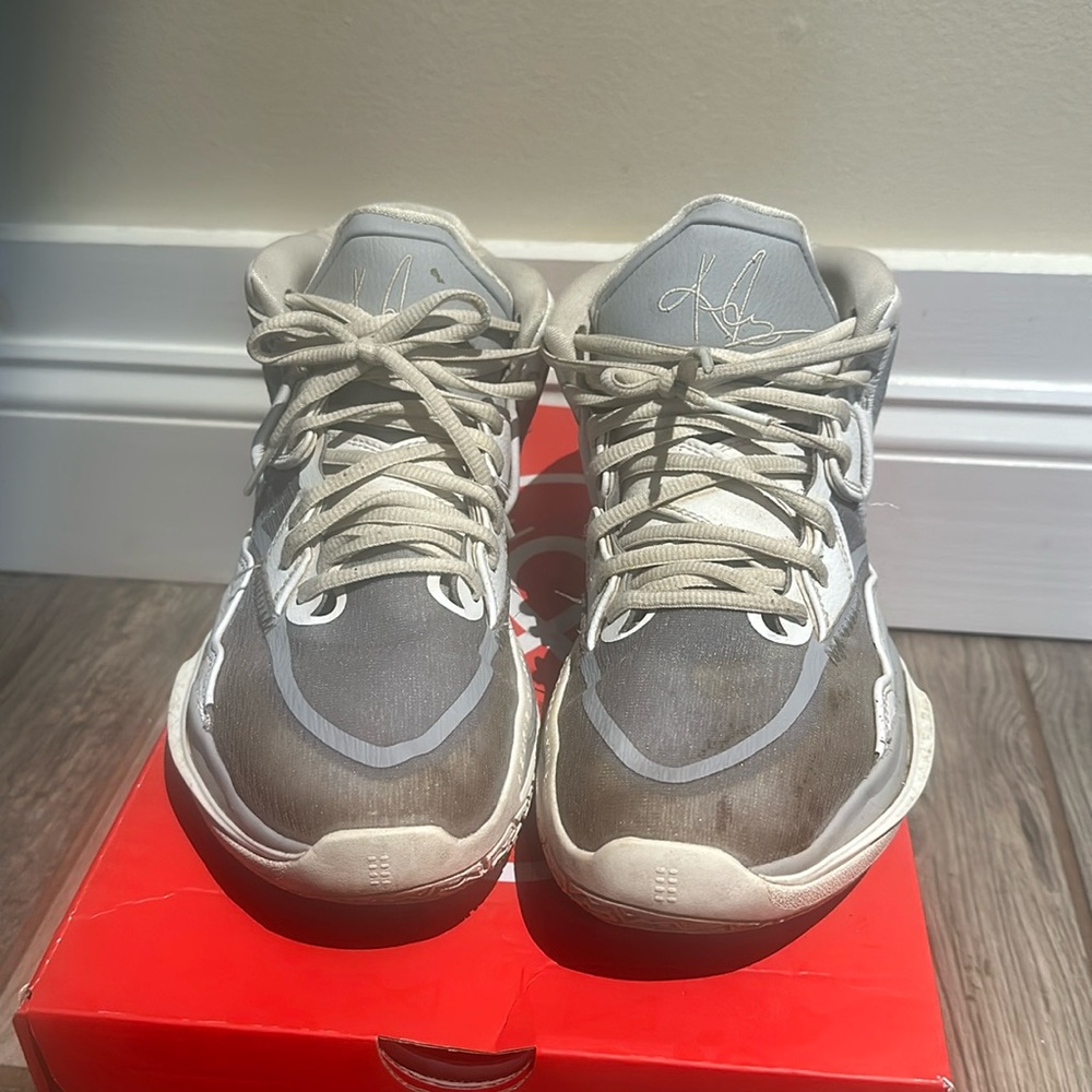 Grey Kyrie Infinity TB
